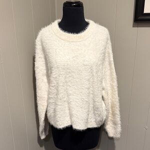 H&M Fluffy White Cream Casual Date Night Women's Crew Neck Sweater